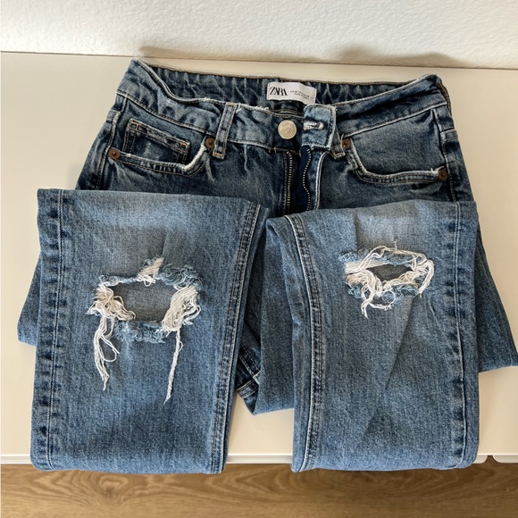 Zara Ripped Slim Jeans - Picture 3 of 9